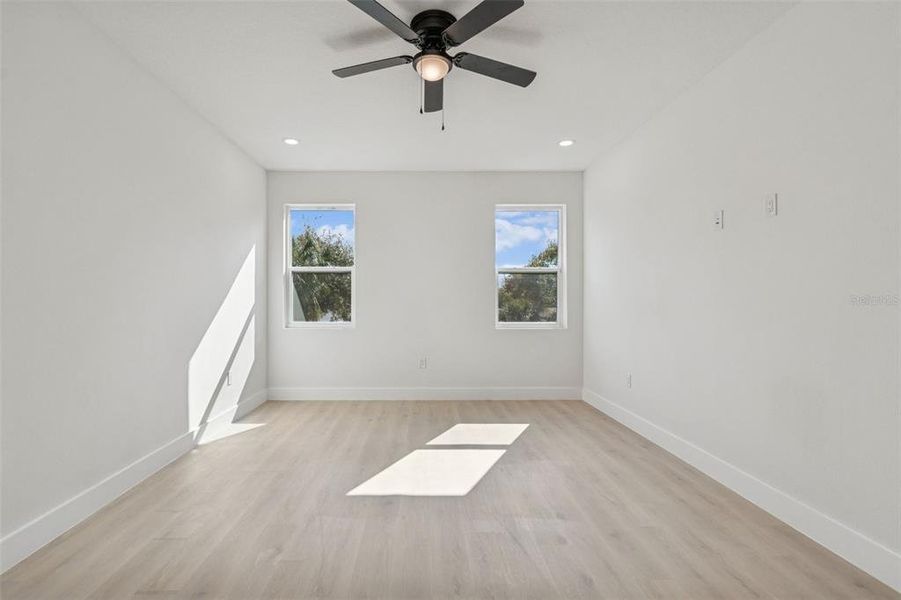 Spacious, unfurnished interior of a new home in , Tampa (Image 82).