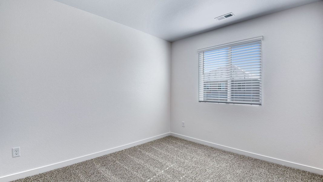 Spacious, unfurnished interior of a new home in Settlers Crossing, Commerce City (Image 19).