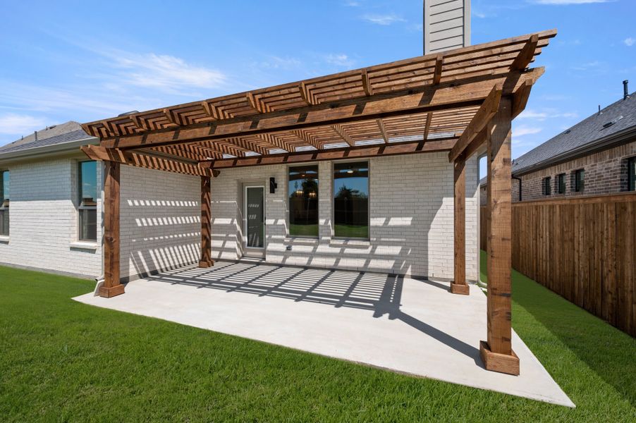 Exterior details and patio area of a home in Bridgewater, Midlothian (Image 4).