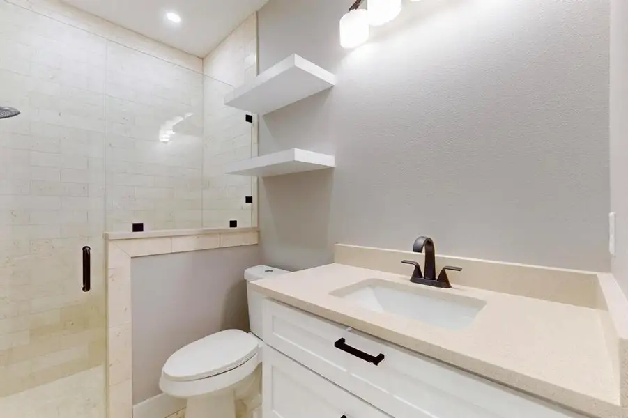 Furnished interior view inside a new home in , Corsicana (Image 6). Furnished interior view inside a new home in , Corsicana (Image 6).