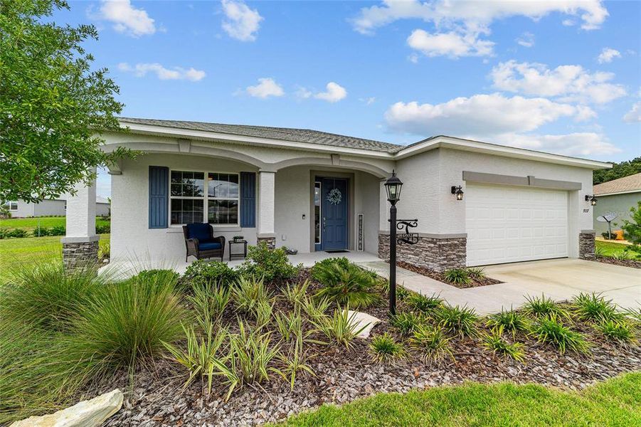 Exterior details and patio area of a home in , Ocala (Image 20).