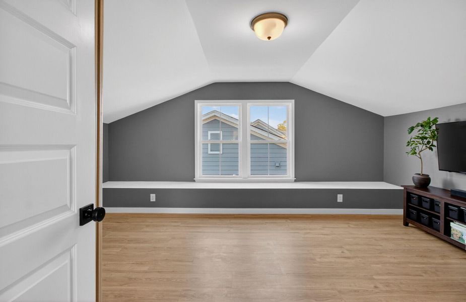 Spacious, unfurnished interior of a new home in Twin Lakes, Johns Island (Image 25).