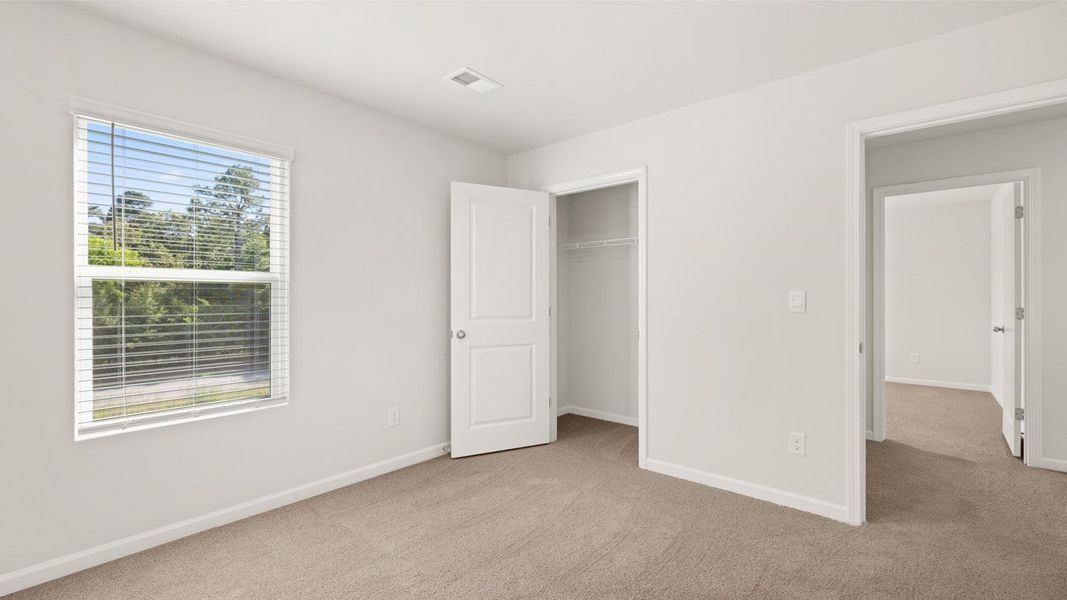Spacious, unfurnished interior of a new home in Highland Hills, Graniteville (Image 35).