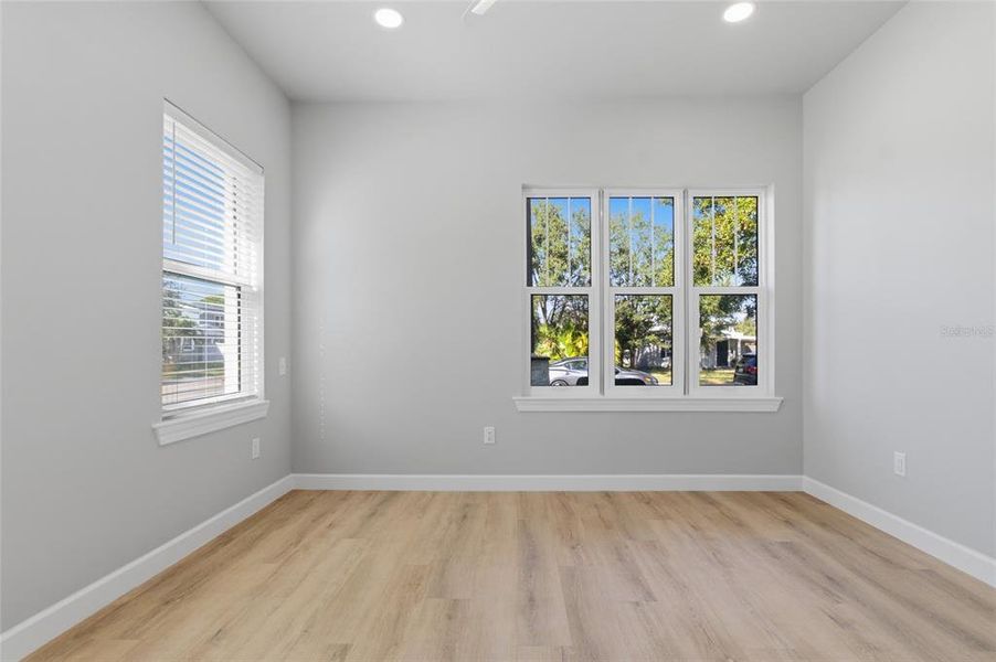 Spacious, unfurnished interior of a new home in , St. Petersburg (Image 36).