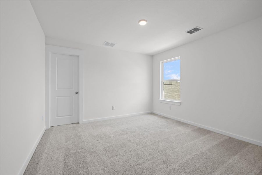 Spacious, unfurnished interior of a new home in Cielo, Conroe (Image 17).