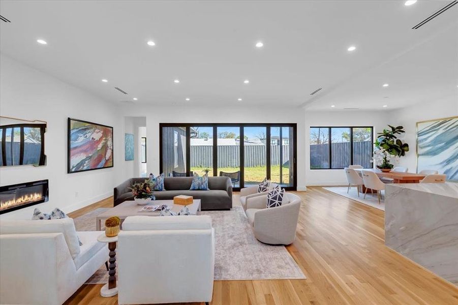 Furnished interior view inside a new home in , Dallas (Image 24).