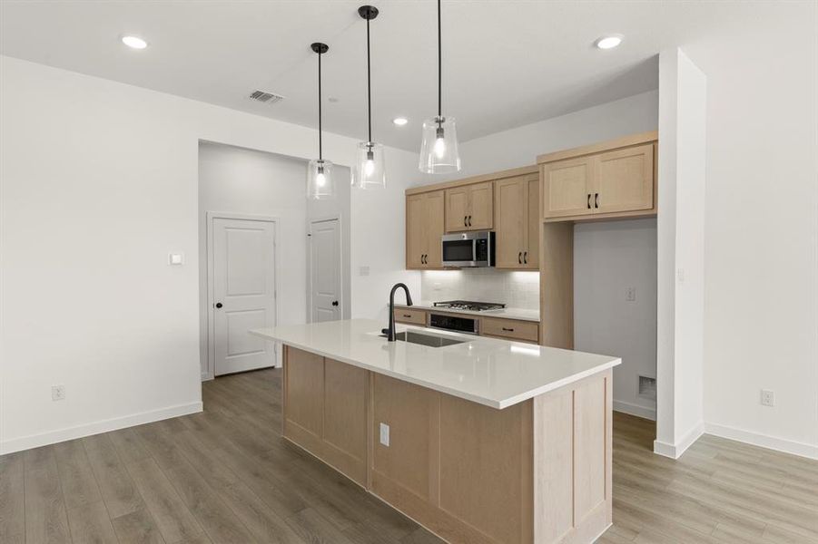 09. 831 Pedernales - Kitchen (2)