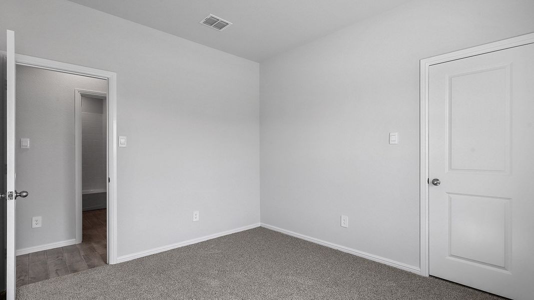 Spacious, unfurnished interior of a new home in Vista Point, Grandview (Image 26).