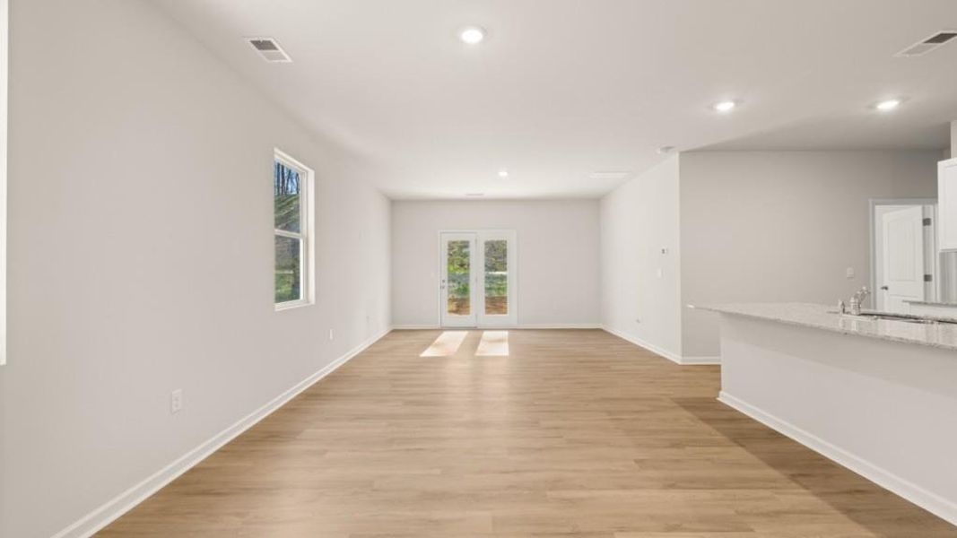 Spacious, unfurnished interior of a new home in Oconee Overlook, Gainesville (Image 20).