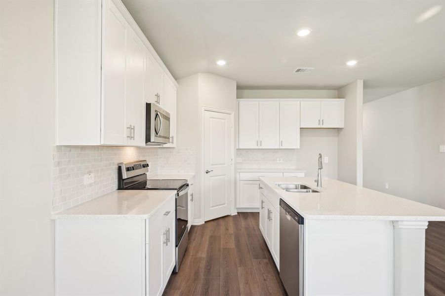 Photo is not of the actual home, but is an inspirational photo of builder’s model home and may depict options, furnishings, and/or decorator features that are not included.