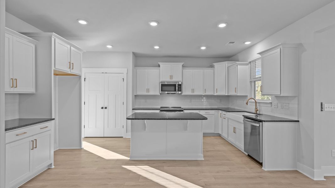 Furnished interior view inside a new home in Woodglen, Piedmont (Image 13).