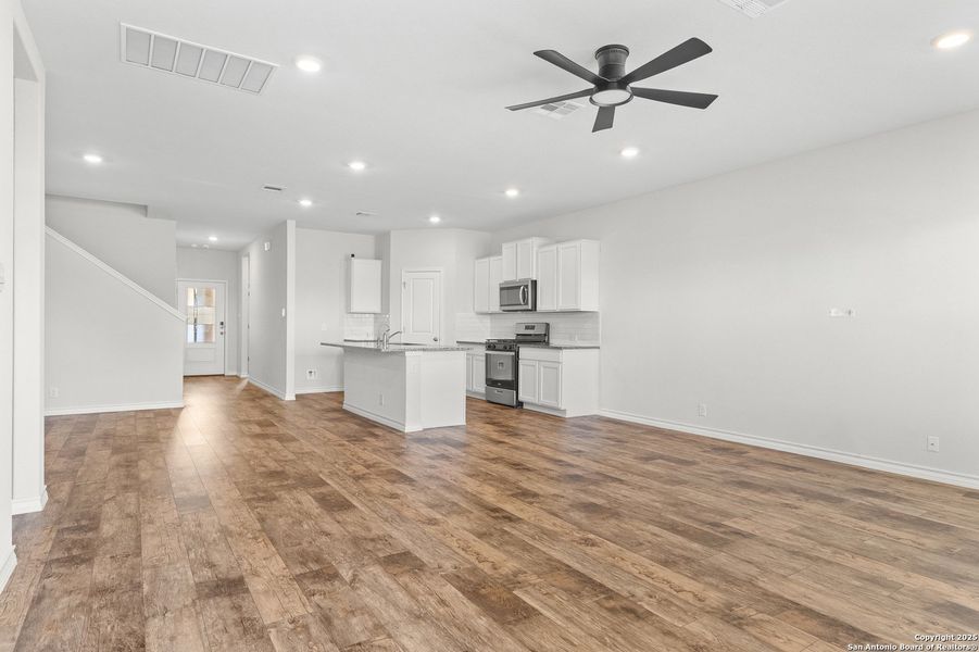 Spacious, unfurnished interior of a new home in Brookstone Creek, San Antonio (Image 26).