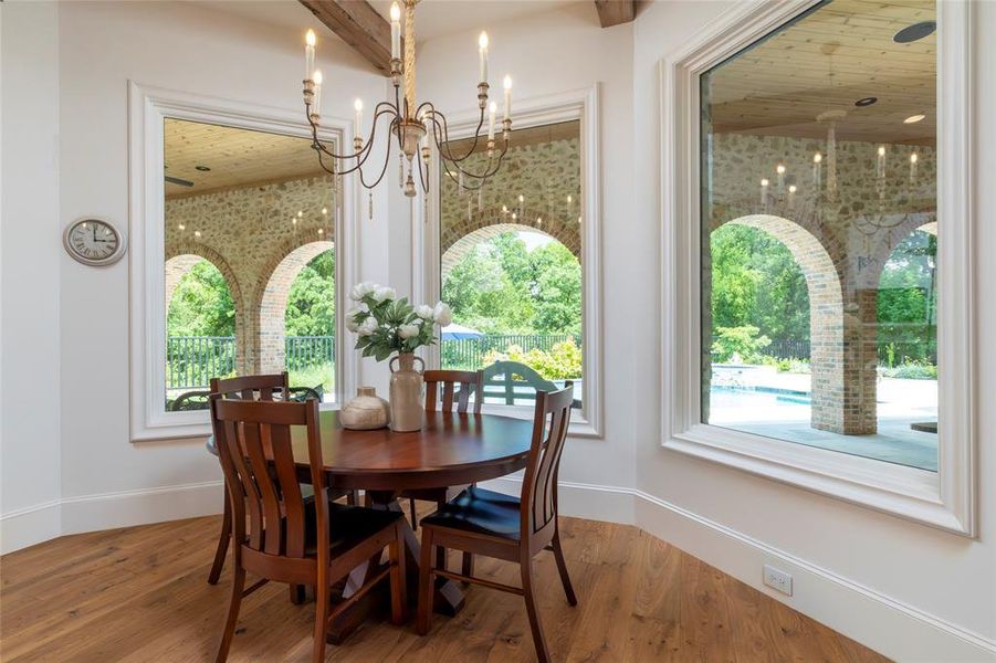 Eat in area within kitchen Eat in area within kitchen