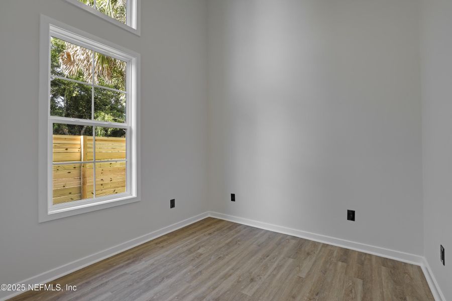 Spacious, unfurnished interior of a new home in , Jacksonville (Image 24).