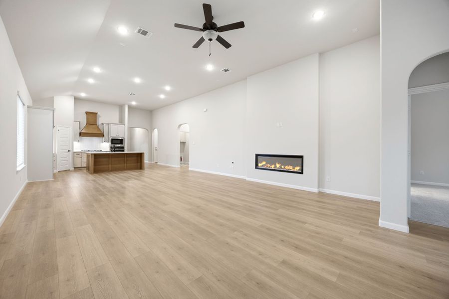 Representative unfurnished interior of a home built from the Finley by Cambridge Homes in Ribbonwood, Aubrey (Image 15).
