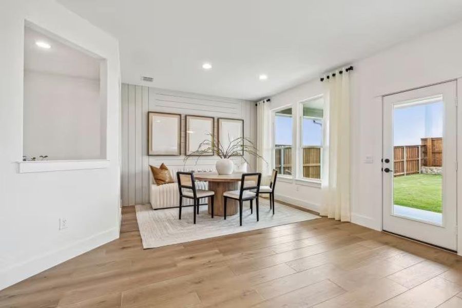 Photo of Pulte model home with same floor plan, not of actual home listed. Photo of Pulte model home with same floor plan, not of actual home listed.