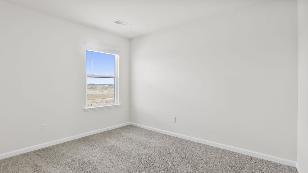 Spacious, unfurnished interior of a new home in Hawk Ridge, Anderson (Image 24).