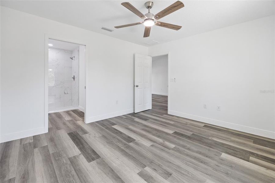 Spacious, unfurnished interior of a new home in , Summerfield (Image 22).