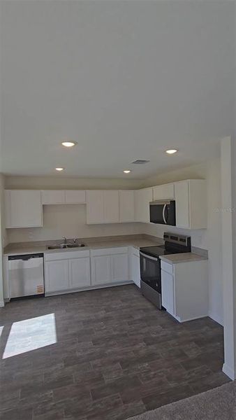 Image 12 of a home in Poinciana.