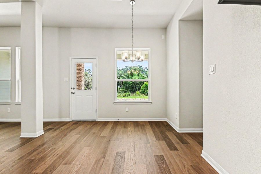 Spacious, unfurnished interior of a new home in , Bay City (Image 30).