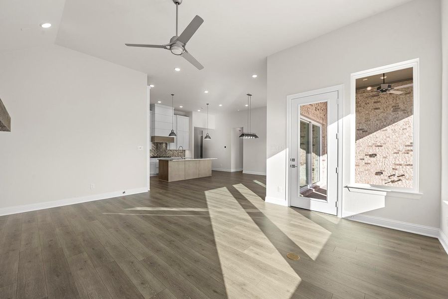 MER6-0004-4B_HuntleyIIIC_FamilyRoom2 MER6-0004-4B_HuntleyIIIC_FamilyRoom2