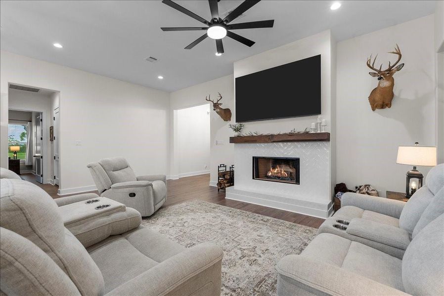 Furnished interior view inside a new home in , Santa Fe (Image 8).
