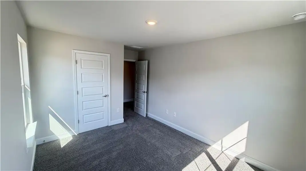 Spacious, unfurnished interior of a new home in Habersham Meadows, Demorest (Image 32).