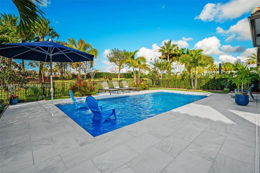 Community amenities in , Parkland (Image 22).