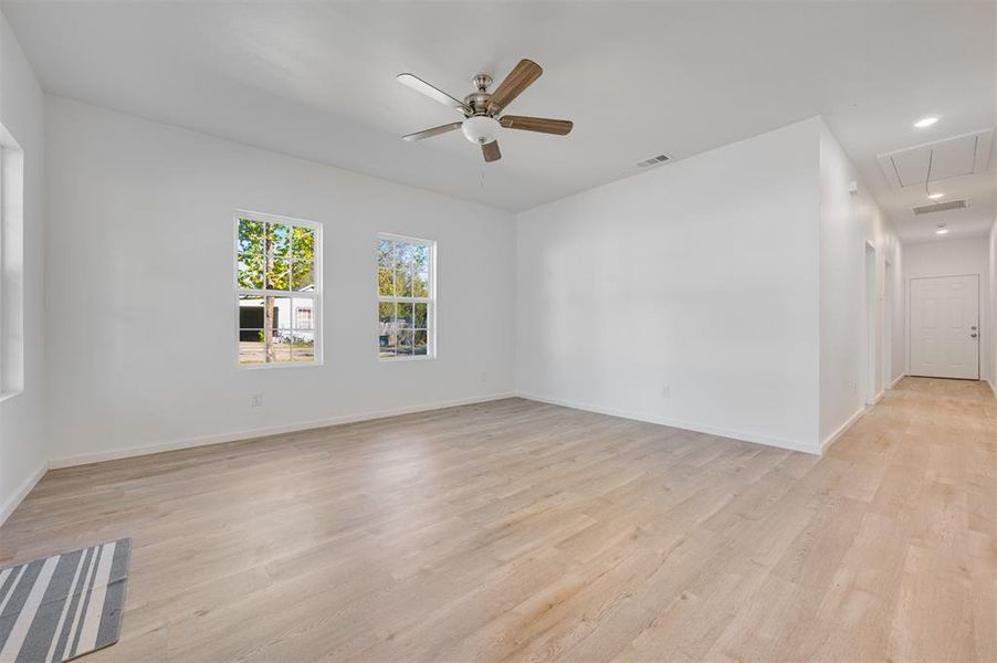 Spacious, unfurnished interior of a new home in , Cooper (Image 11).