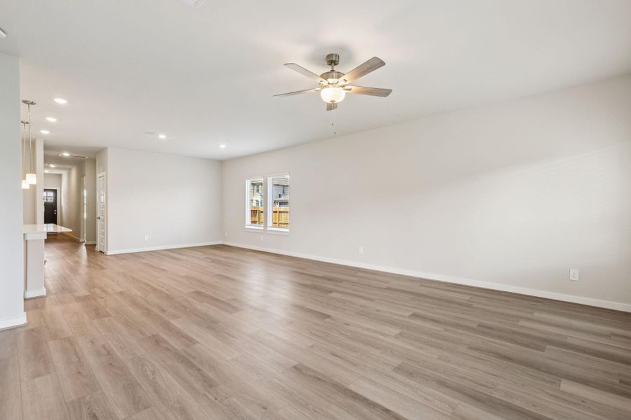 Photo is not of the actual home, but is an inspirational photo of builder’s model home and may depict options, furnishings, and/or decorator features that are not included Photo is not of the actual home, but is an inspirational photo of builder’s model home and may depict options, furnishings, and/or decorator features that are not included