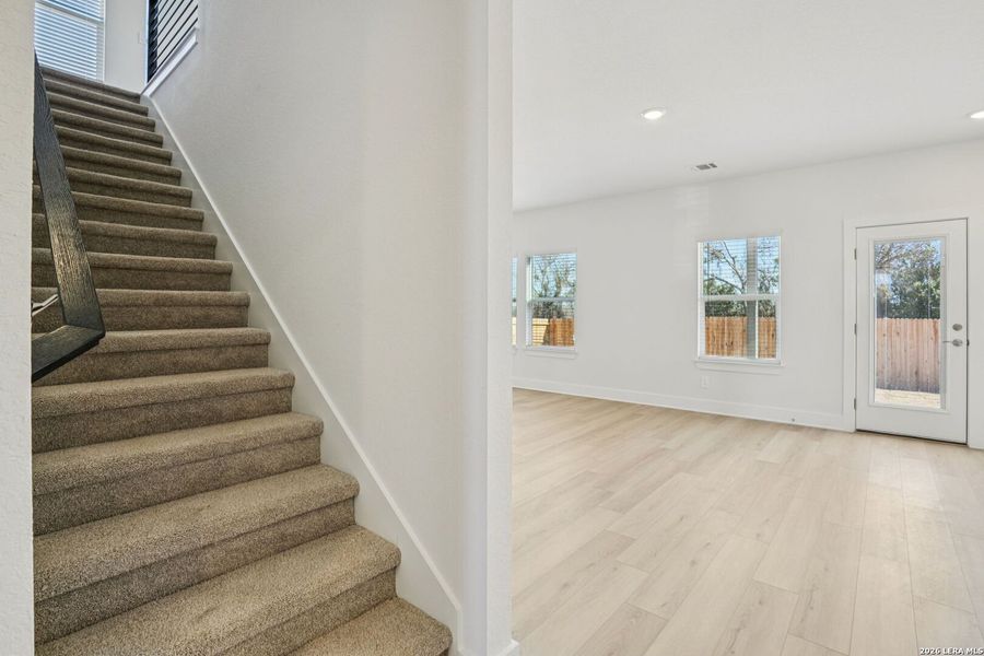 Spacious, unfurnished interior of a new home in Carmel Ranch, Schertz (Image 36).