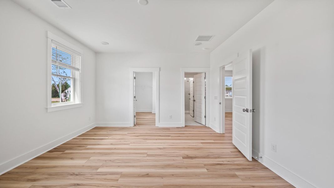 Spacious, unfurnished interior of a new home in Pamlico Terrace, Awendaw (Image 32).