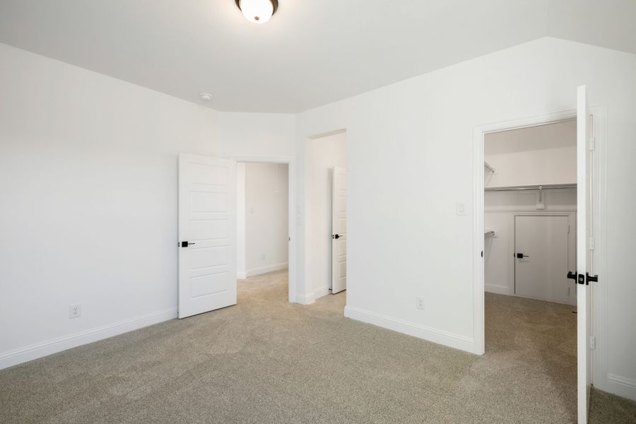 Spacious, unfurnished interior of a new home in Cambridge Crossing, Celina (Image 41).