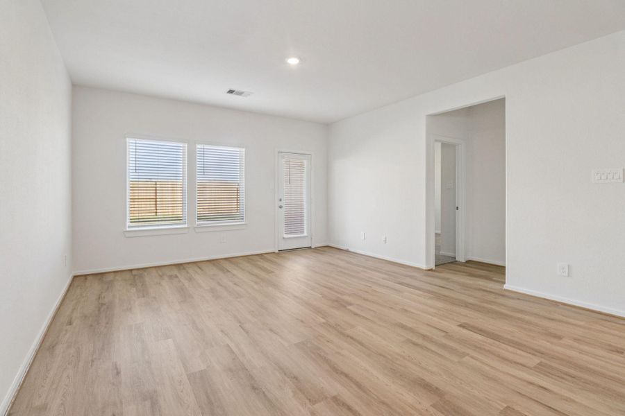 Spacious, unfurnished interior of a new home in Sundance Cove - Traditional Series, Crosby (Image 24).