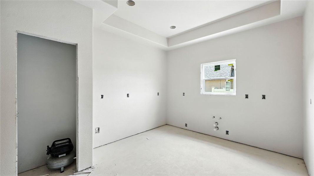 Spacious, unfurnished interior of a new home in , Gonzales (Image 8).