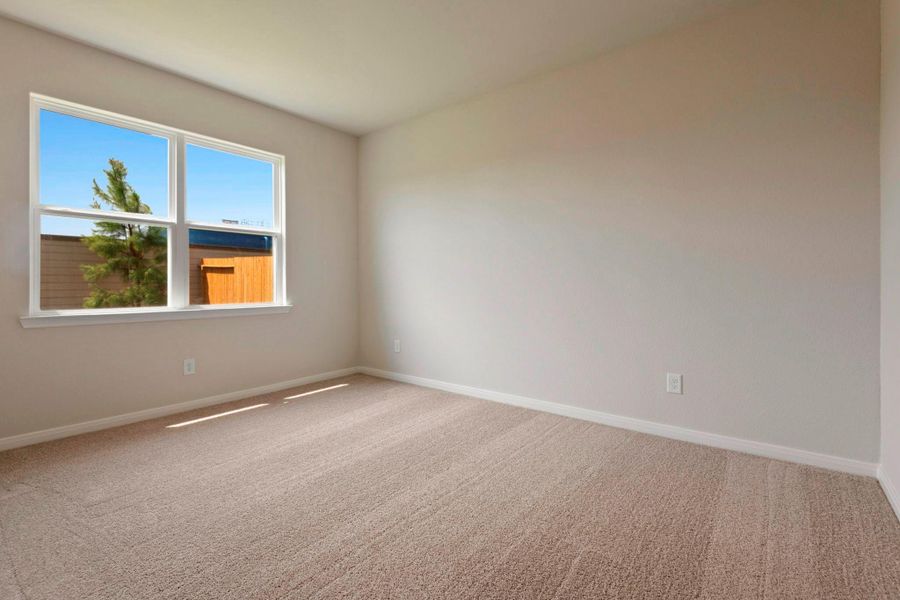 Spacious, unfurnished interior of a new home in Pinewood Trails, Cleveland (Image 11).