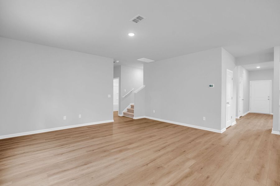 Spacious, unfurnished interior of a new home in Bradford Pointe, Summerville (Image 49).