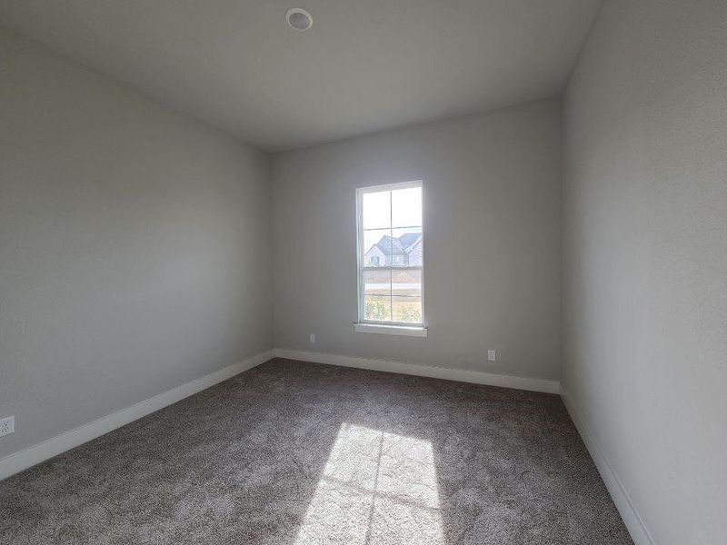 Spacious, unfurnished interior of a new home in Rocky Top, Krum (Image 11).