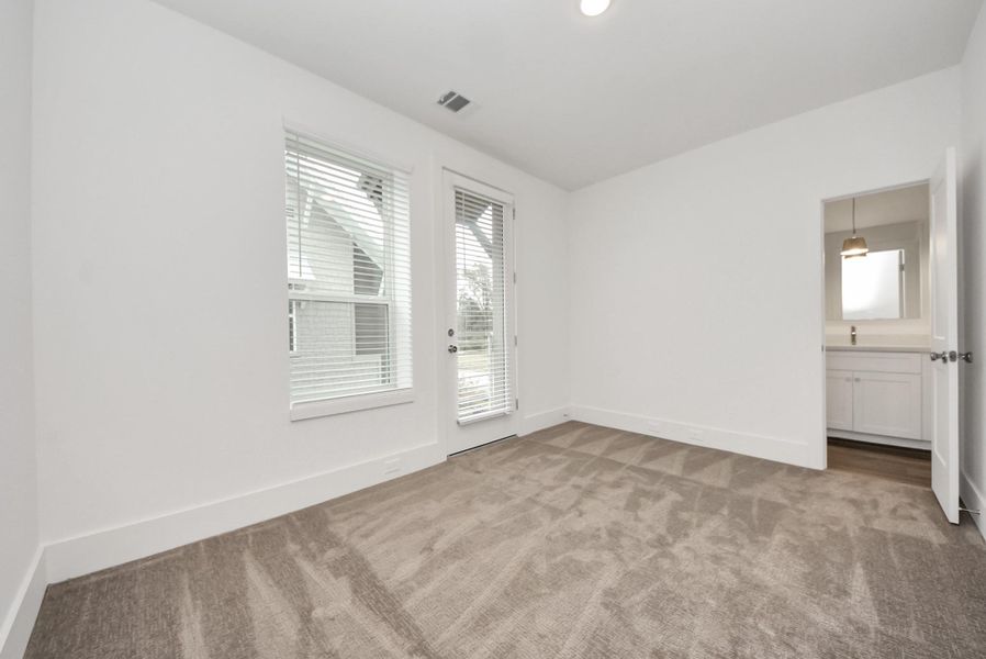 Spacious, unfurnished interior of a new home in Carver Landing, Houston (Image 39).