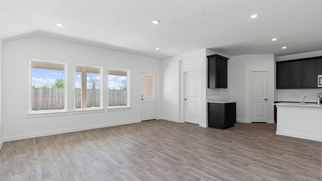 Spacious, unfurnished interior of a new home in Tamarron, Fulshear (Image 38). Spacious, unfurnished interior of a new home in Tamarron, Fulshear (Image 38).