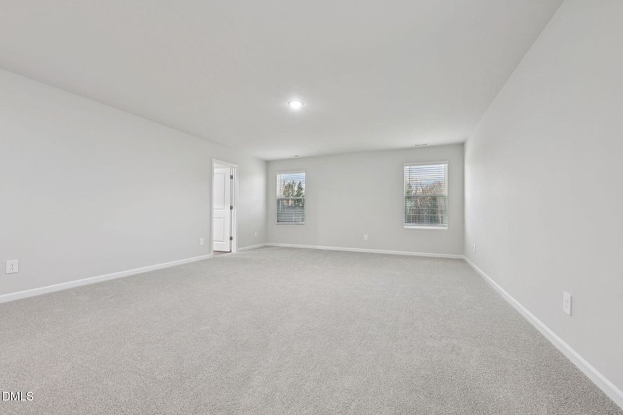 29-web-or-mls-Raleigh - Oak Manor - 548