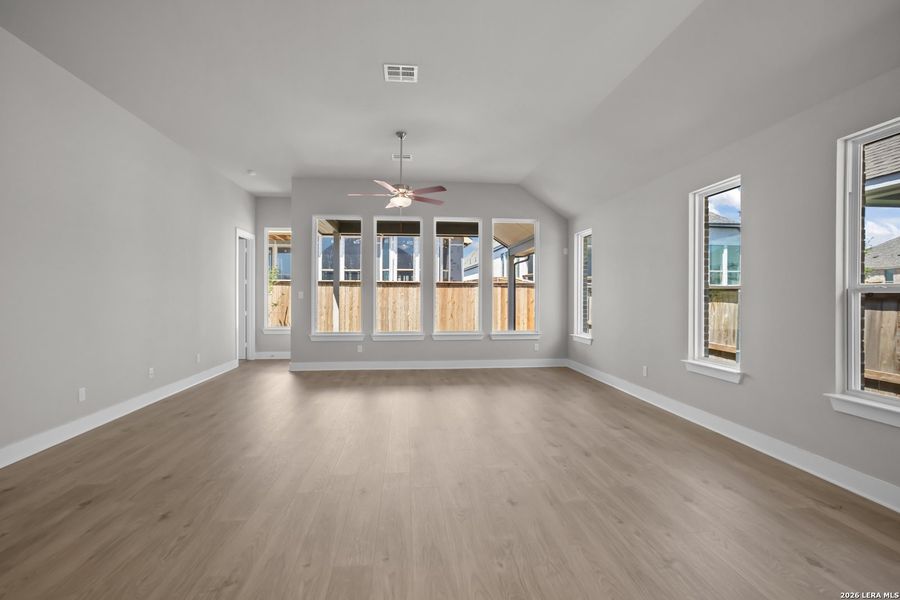 Spacious, unfurnished interior of a new home in Mayfair, New Braunfels (Image 23).