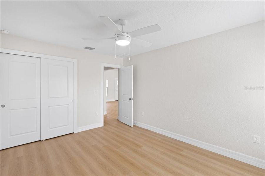 Spacious, unfurnished interior of a new home in , Citrus Springs (Image 37).