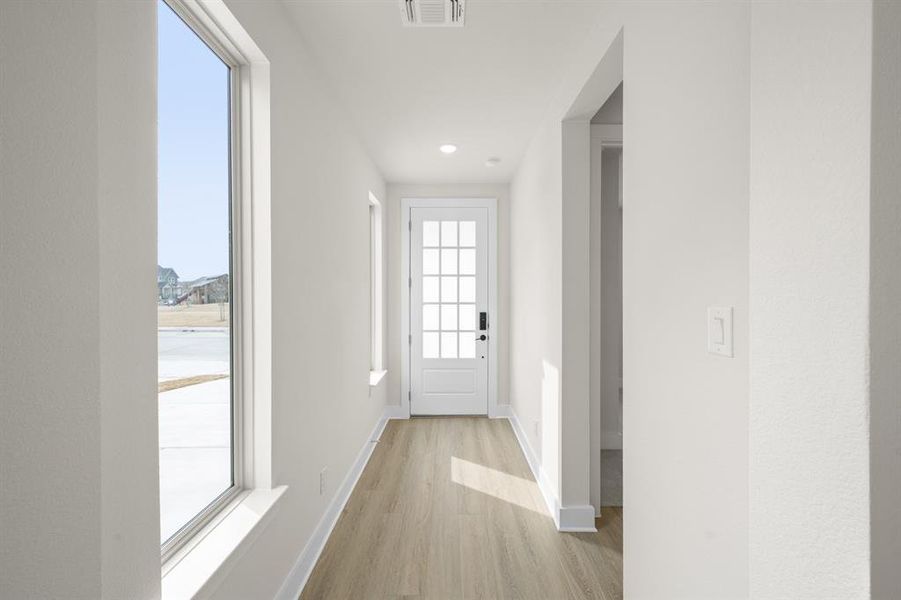 1214 Laurel- Entry-1