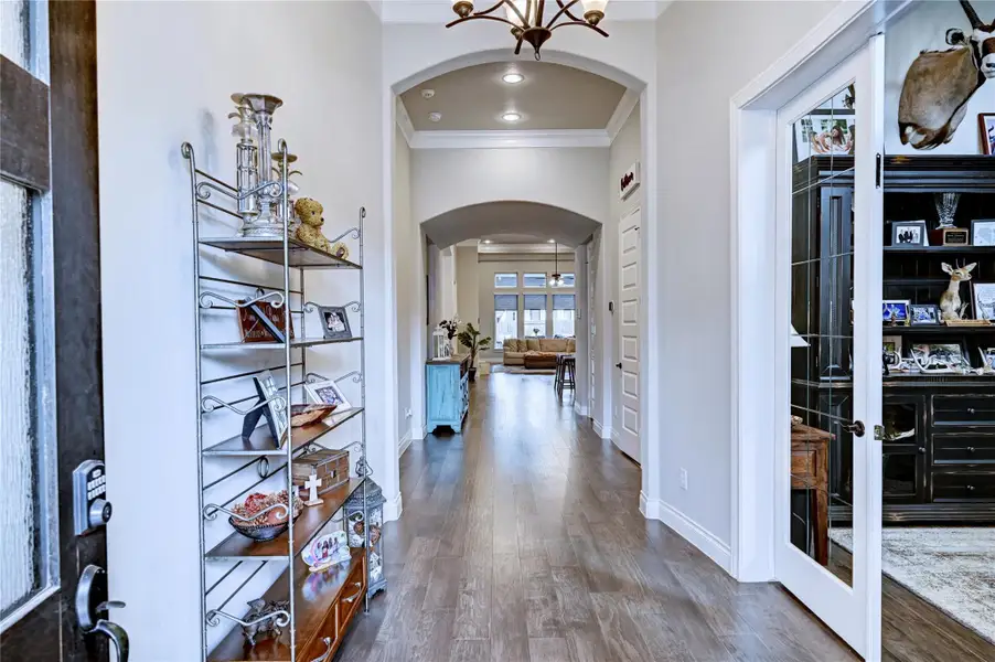 Furnished interior view inside a new home in Artavia 70′, Conroe (Image 39).