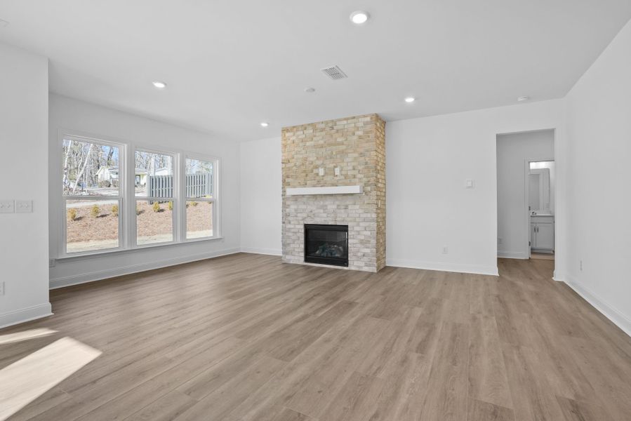 Spacious, unfurnished interior of a new home in Elmbrook, Indian Trail (Image 16).