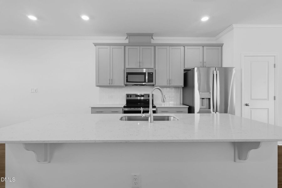 SUN_ElmGrove_Pic_Wyatt_QMI_31_Kitchen_4o