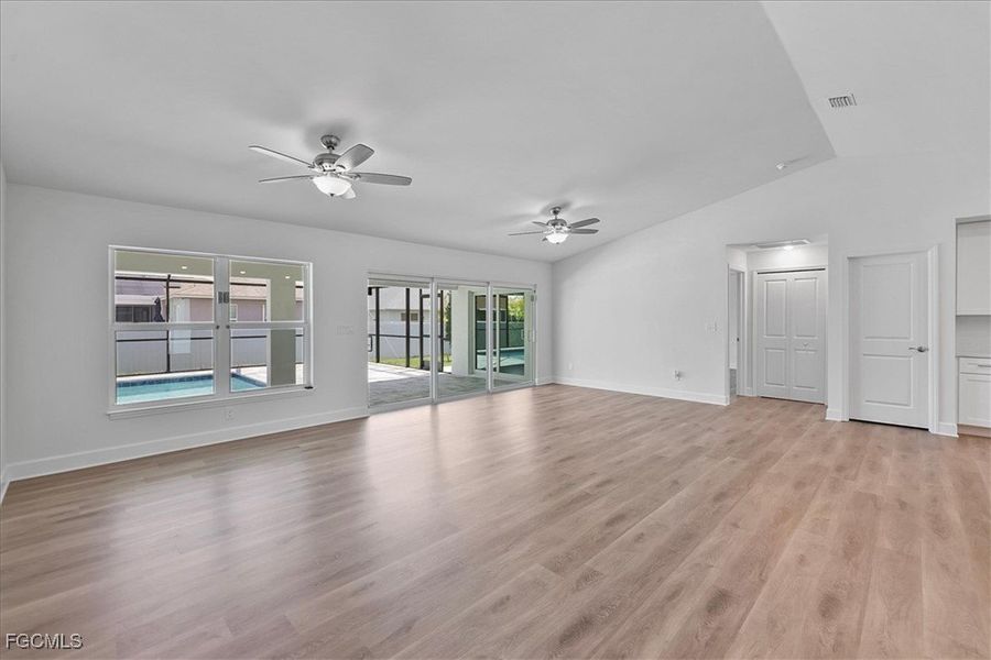 Spacious, unfurnished interior of a new home in Cape Coral, Cape Coral (Image 16).