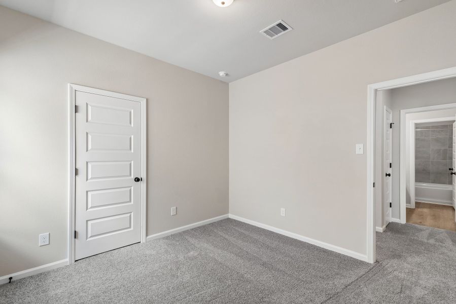 Spacious, unfurnished interior of a new home in The Canopies, Splendora (Image 31). Spacious, unfurnished interior of a new home in The Canopies, Splendora (Image 31).