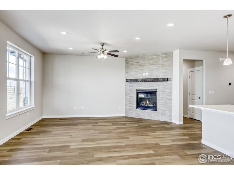 Spacious, unfurnished interior of a new home in Barefoot Lakes, Firestone (Image 25).